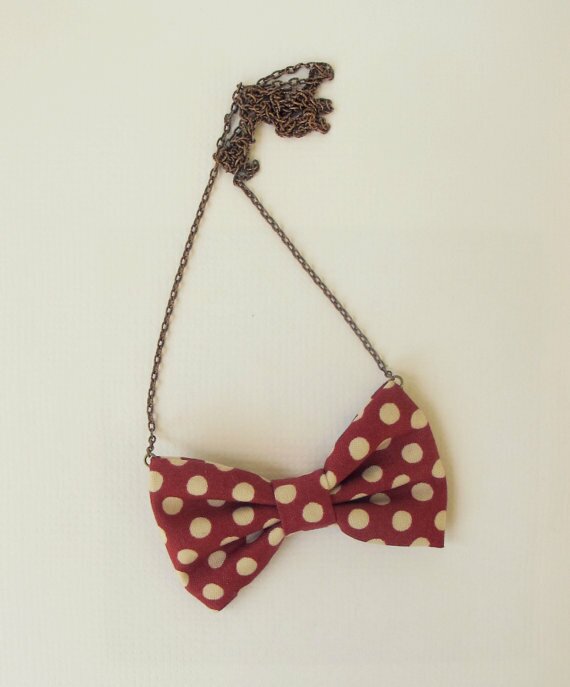 Red bow with white dotts necklace