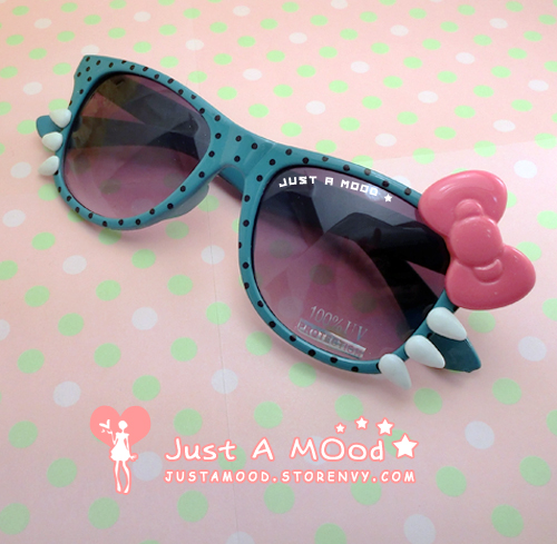 Hello Kitty Glasses Dotted Kawaii Blog 2
